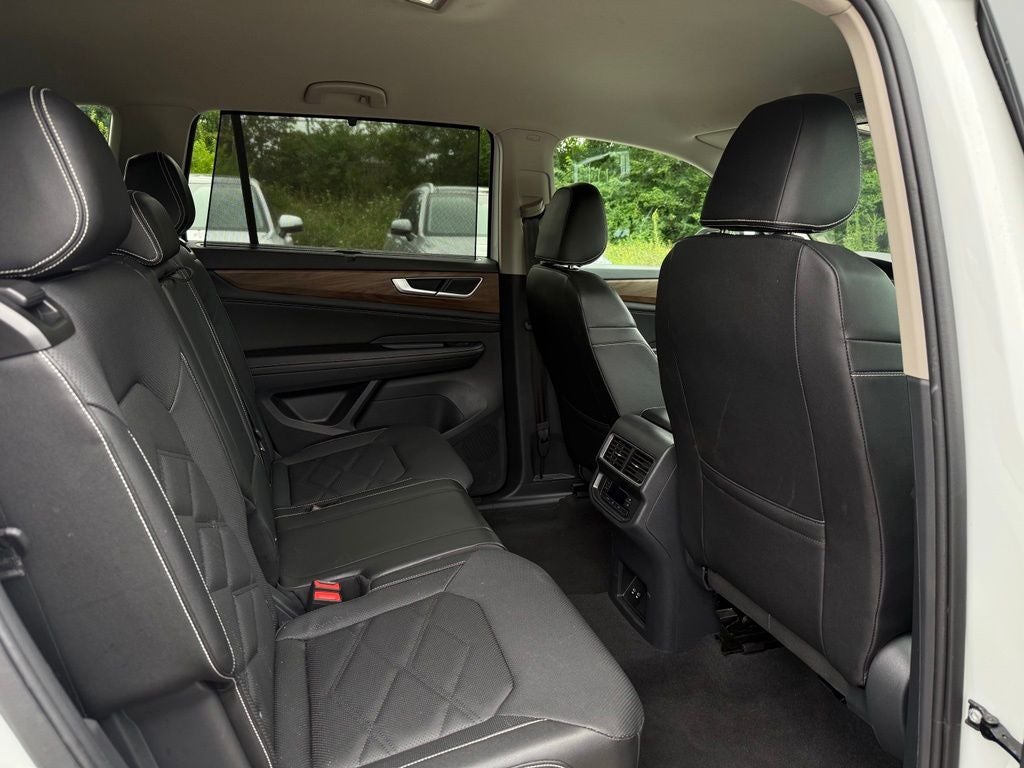 2025 Volkswagen Atlas 2.0T SE w/Technology