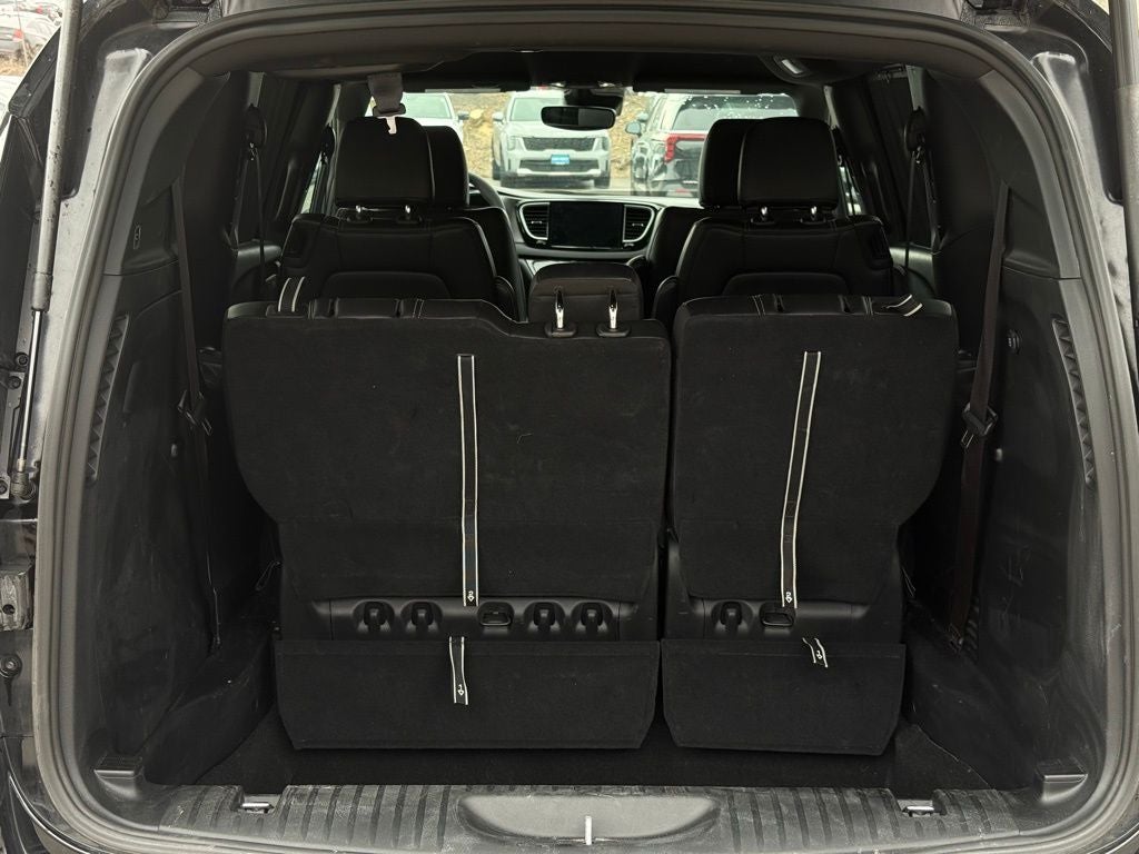 2025 Chrysler Pacifica Select