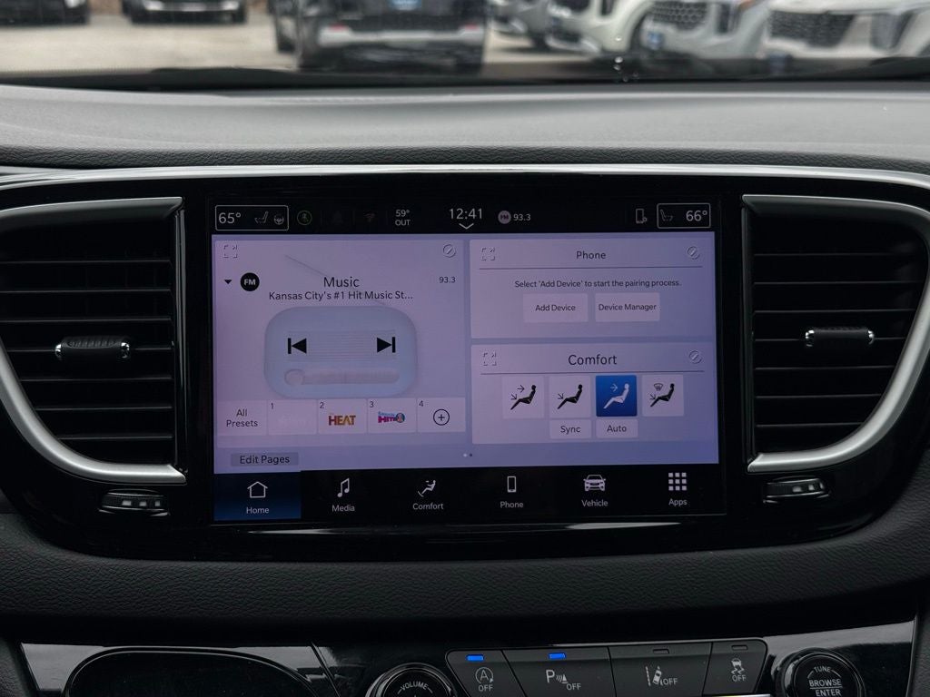 2025 Chrysler Pacifica Select