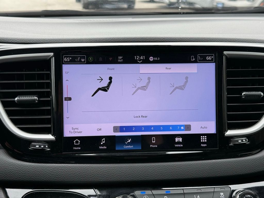 2025 Chrysler Pacifica Select