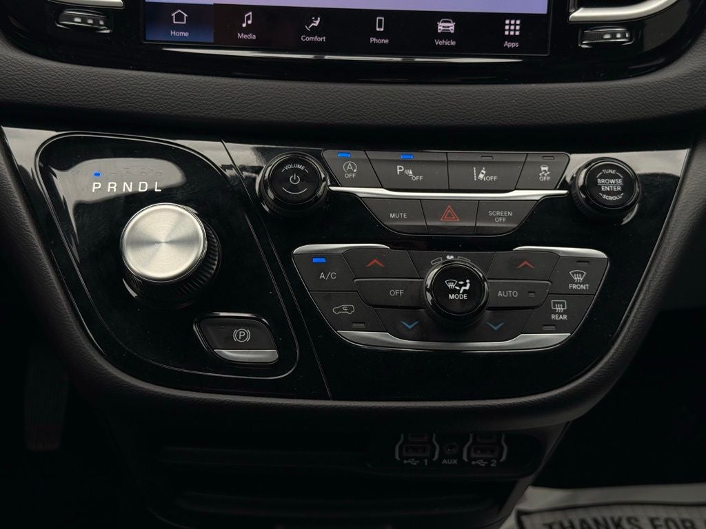 2025 Chrysler Pacifica Select
