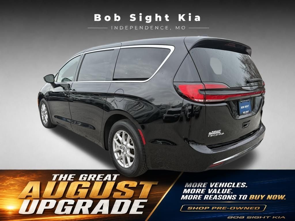 2025 Chrysler Pacifica Select