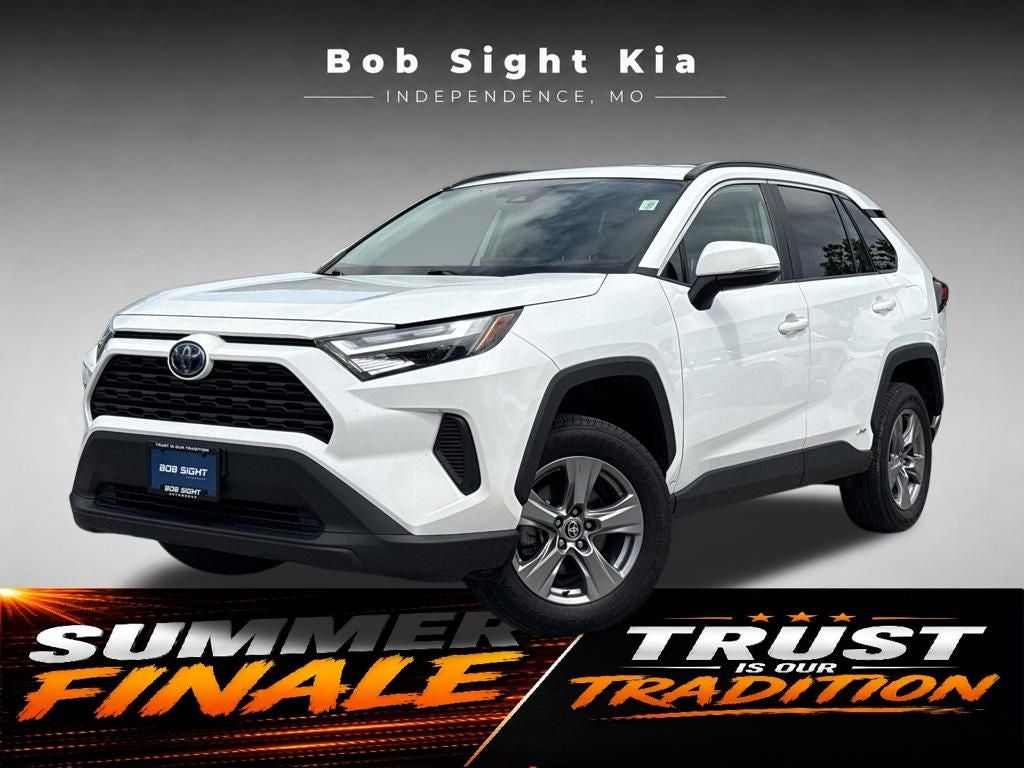 2022 Toyota RAV4 Hybrid XLE