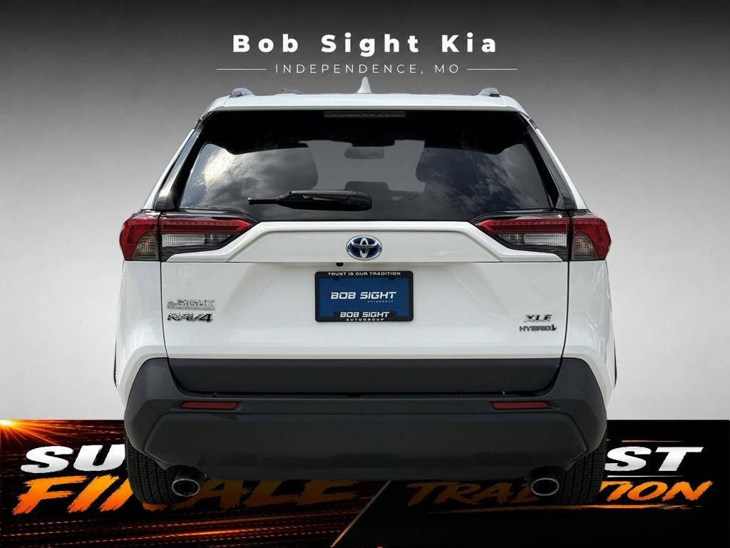 2022 Toyota RAV4 Hybrid XLE