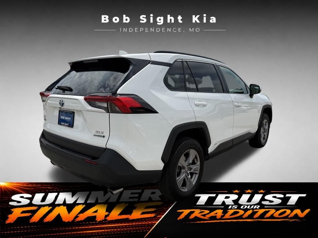2022 Toyota RAV4 Hybrid XLE