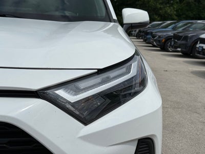 2022 Toyota RAV4 Hybrid XLE