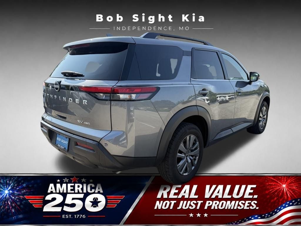 2024 Nissan Pathfinder SV