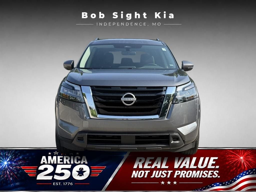 2024 Nissan Pathfinder SV