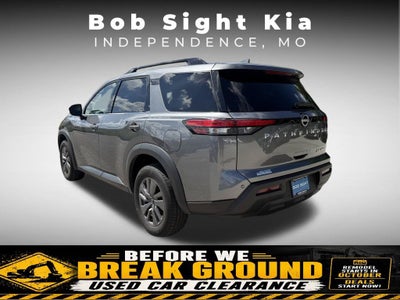 2024 Nissan Pathfinder SV