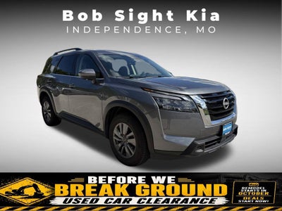 2024 Nissan Pathfinder SV