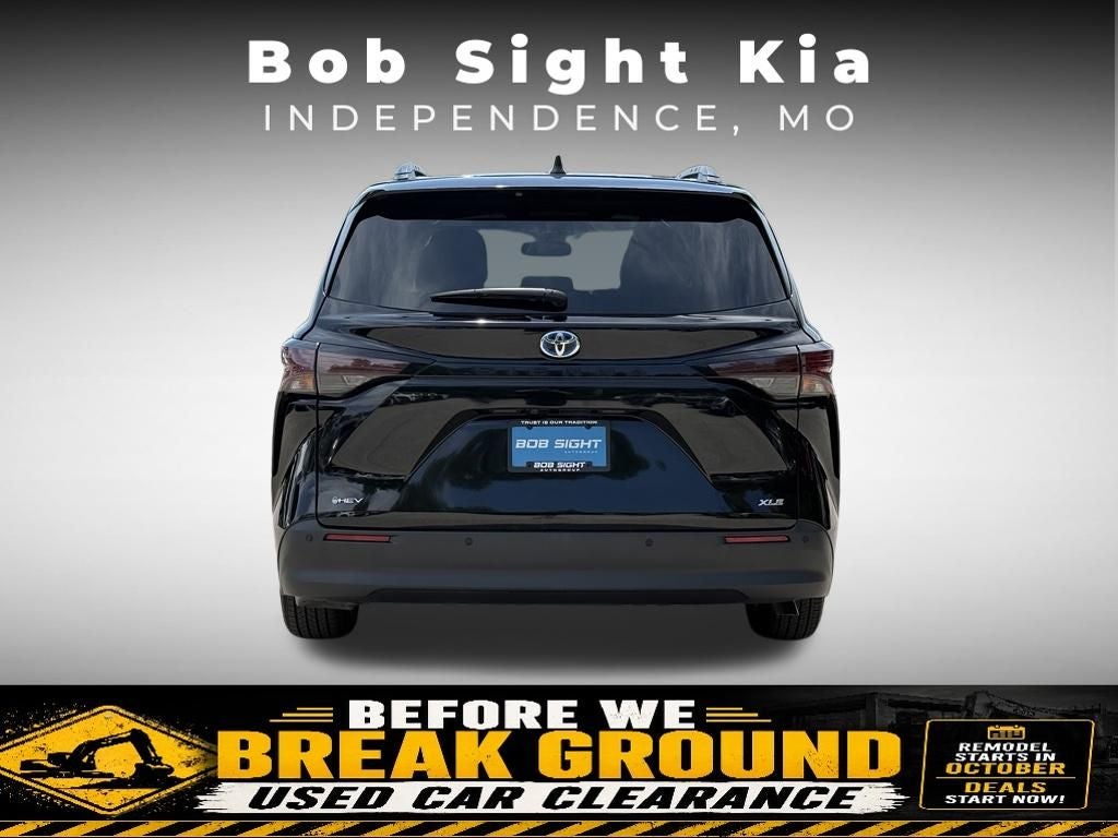 2025 Toyota Sienna XLE 8 Passenger
