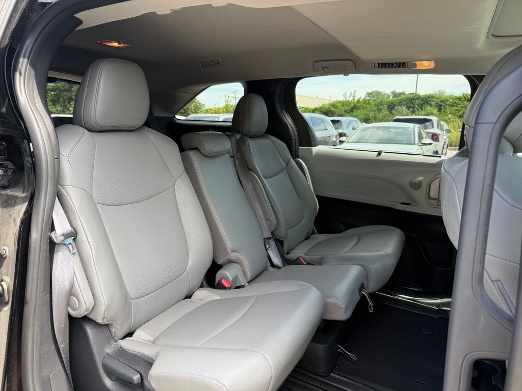 2025 Toyota Sienna XLE 8 Passenger