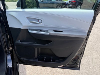 2025 Toyota Sienna XLE 8 Passenger