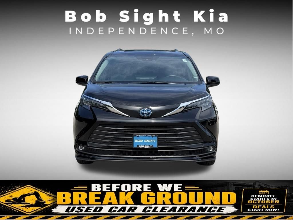 2025 Toyota Sienna XLE 8 Passenger