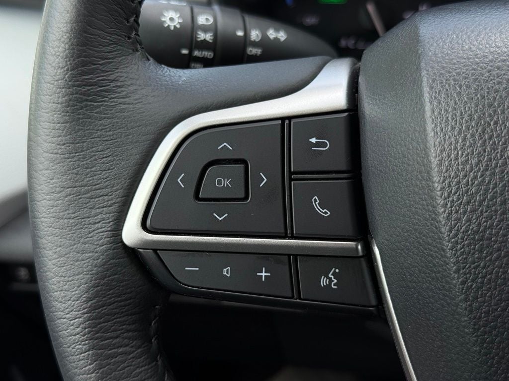 2025 Toyota Sienna XLE 8 Passenger
