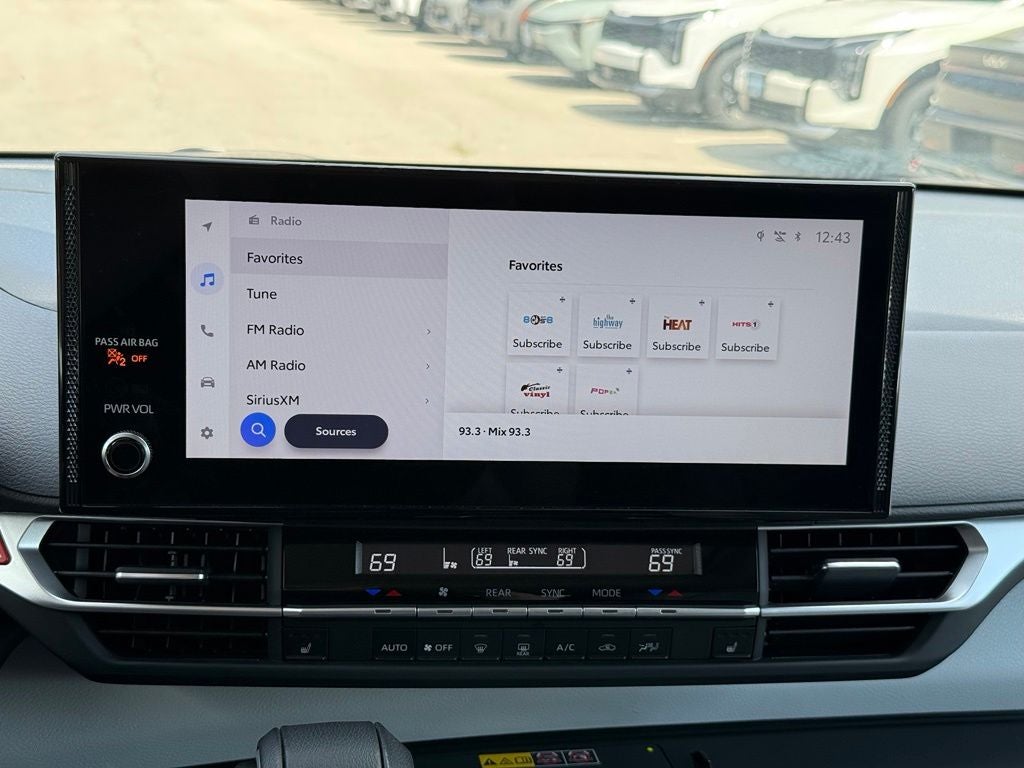 2025 Toyota Sienna XLE 8 Passenger