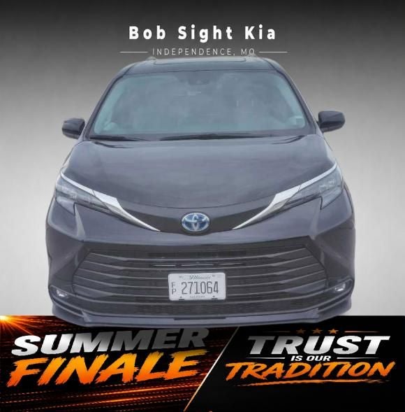 2025 Toyota Sienna XLE 8 Passenger