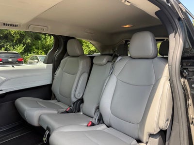 2025 Toyota Sienna XLE 8 Passenger