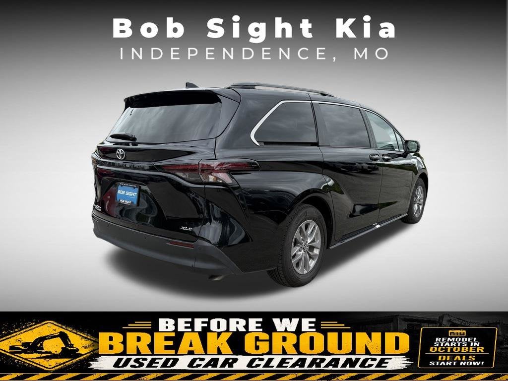2026 Toyota Sienna XLE 8 Passenger