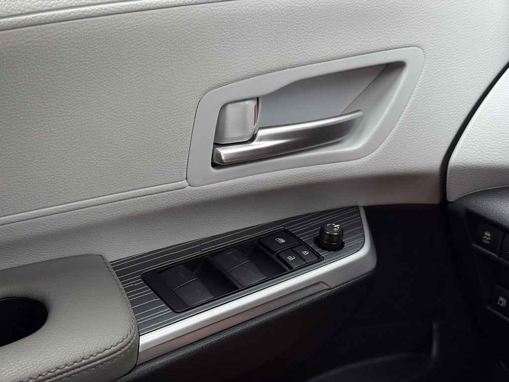 2026 Toyota Sienna 17