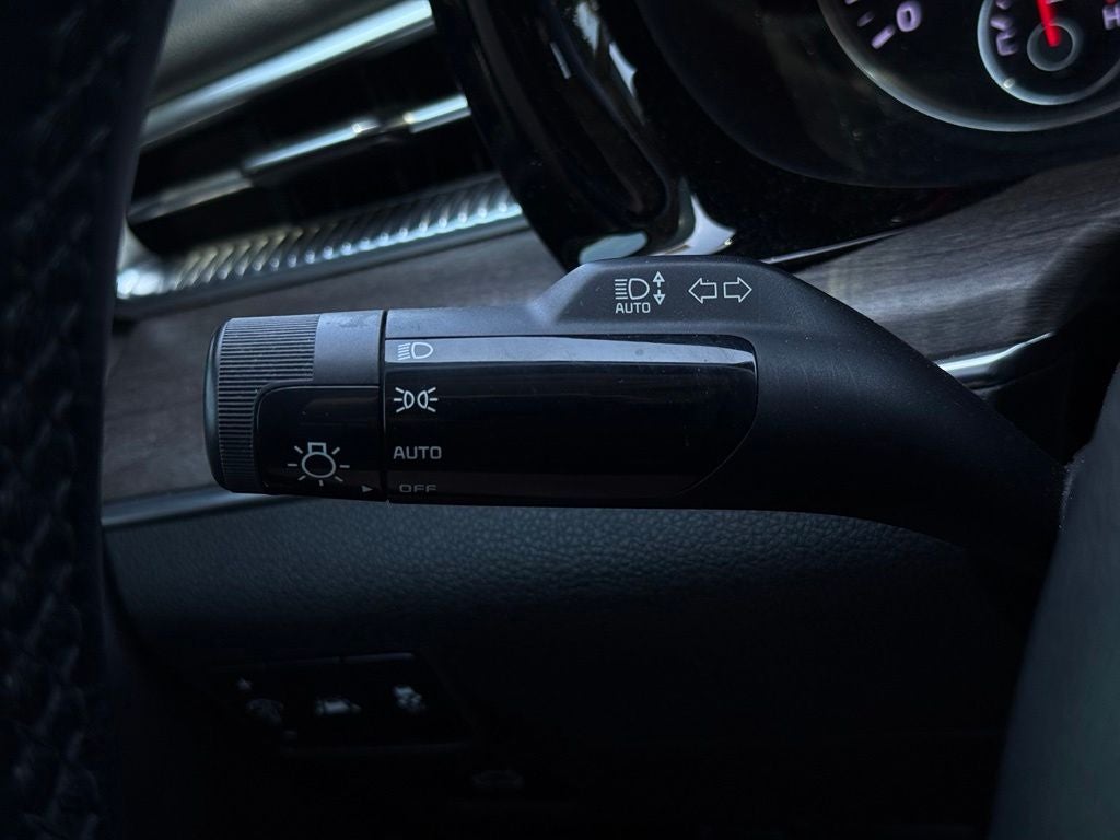 2022 Kia K5 EX
