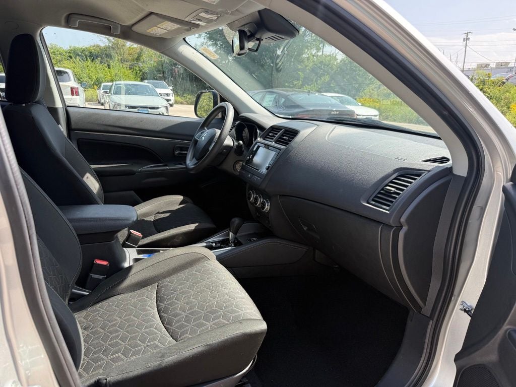 2025 Mitsubishi Outlander Sport ES