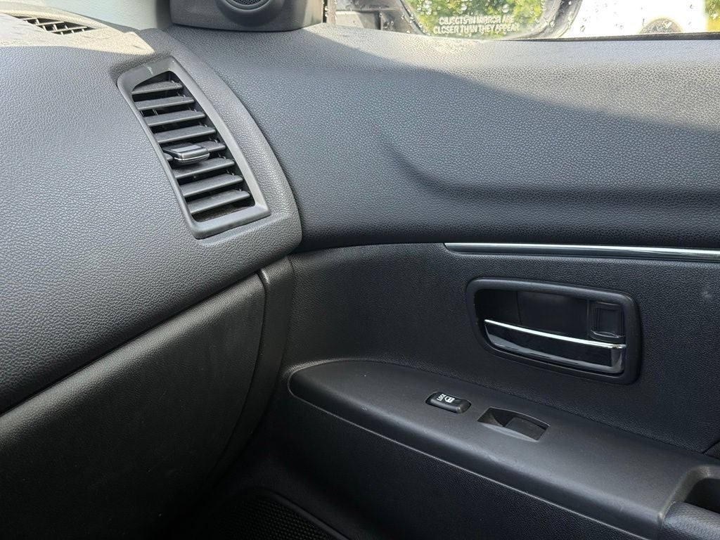 2025 Mitsubishi Outlander Sport ES