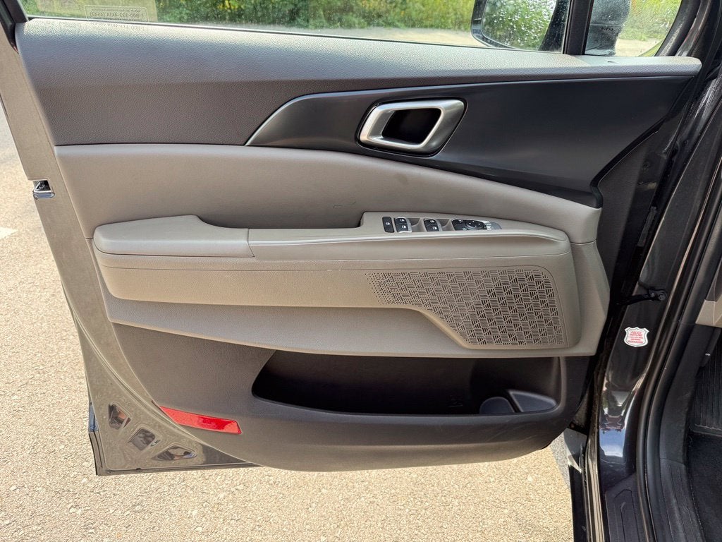 2025 Kia Carnival LXS