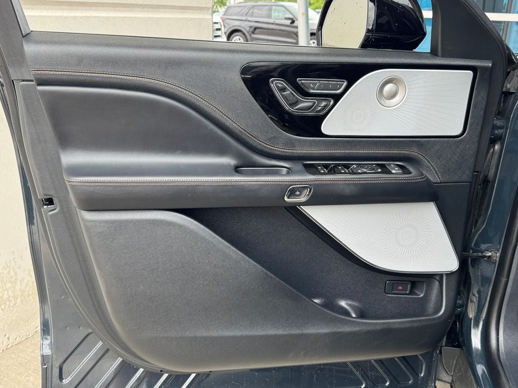 2025 Lincoln Aviator Black Label