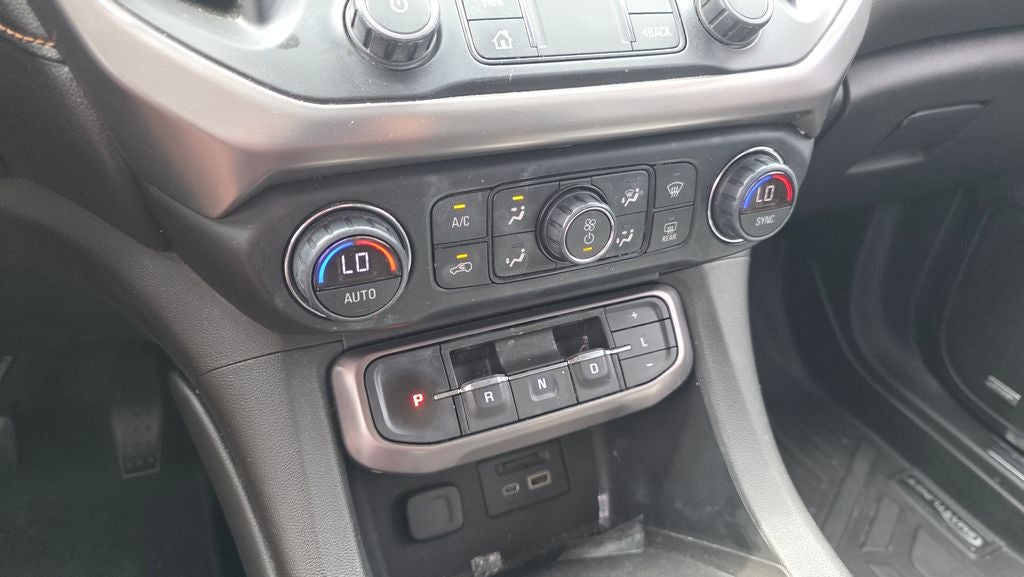 2021 GMC Acadia AT4