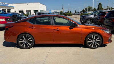 2022 Nissan Altima 2.5 SR