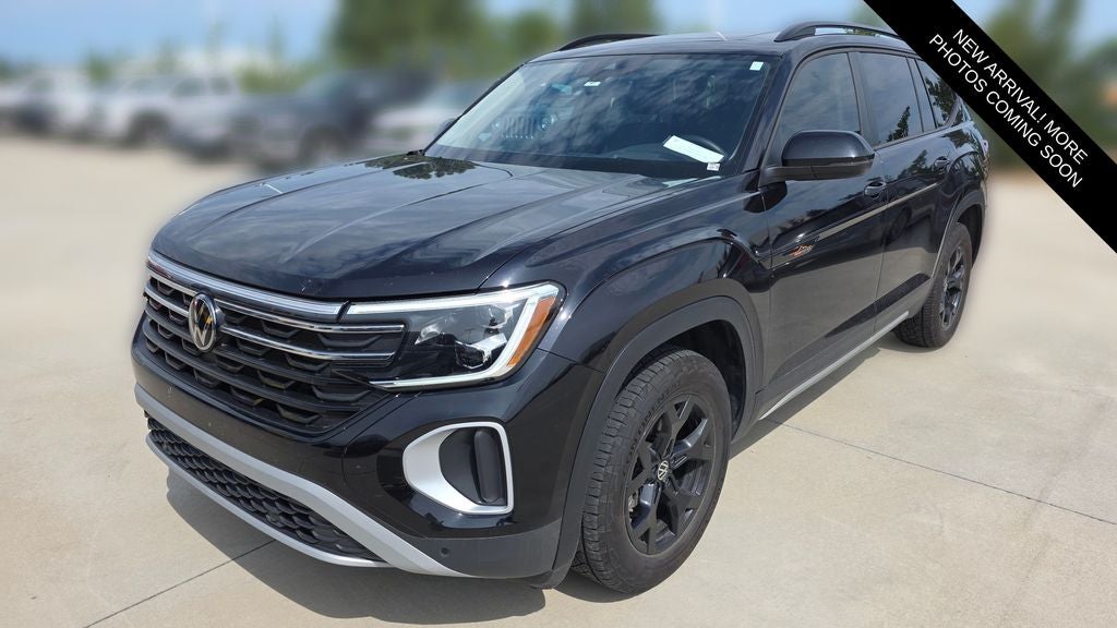 2024 Volkswagen Atlas 2.0T Peak Edition SEL