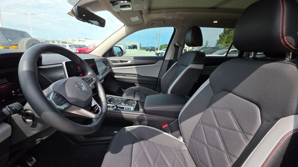 2024 Volkswagen Atlas 2.0T Peak Edition SEL
