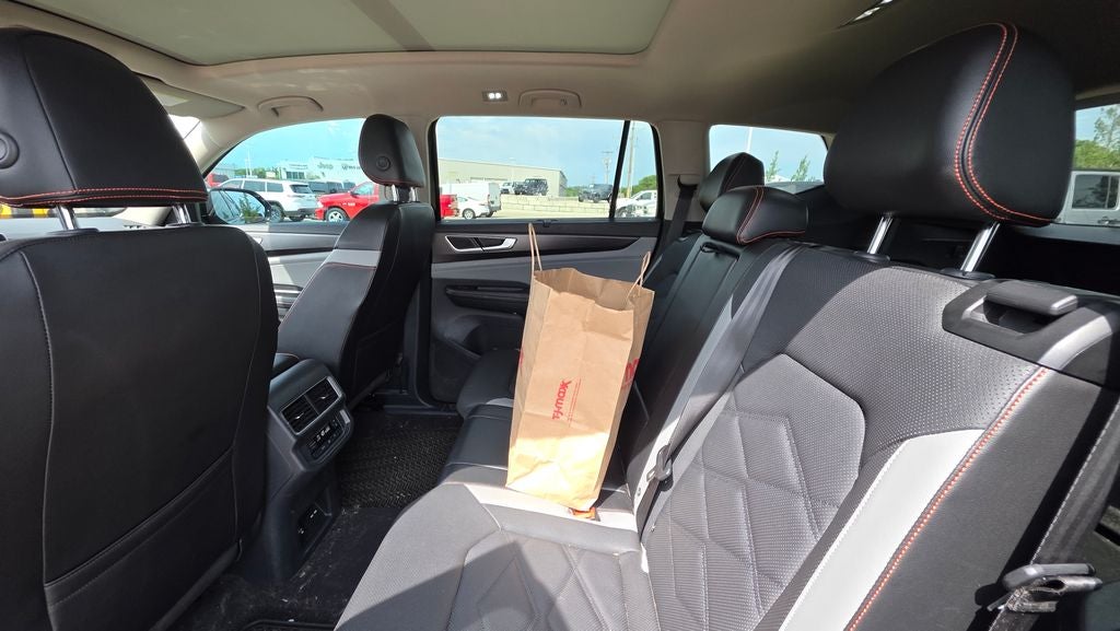2024 Volkswagen Atlas 2.0T Peak Edition SEL