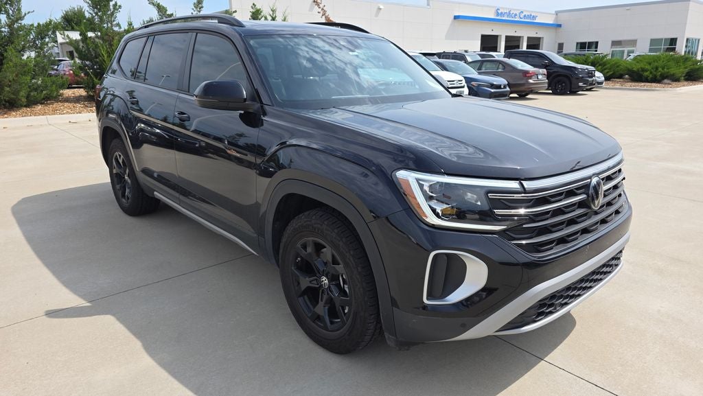 2024 Volkswagen Atlas 2.0T Peak Edition SEL