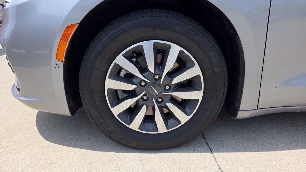 2021 Chrysler Pacifica Hybrid Touring L