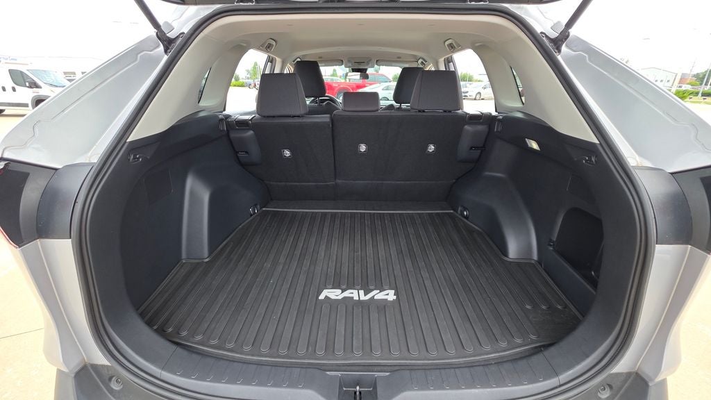 2023 Toyota RAV4 LE