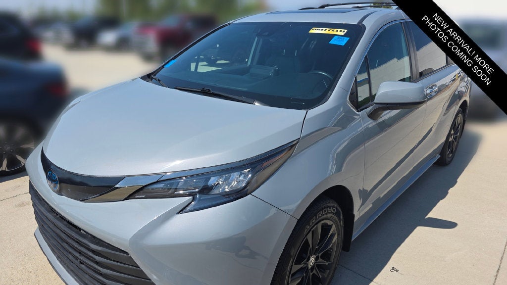 2022 Toyota Sienna Woodland Edition