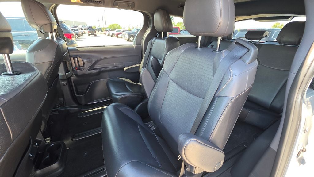 2022 Toyota Sienna Woodland Edition