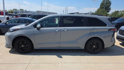 2022 Toyota Sienna Woodland Edition