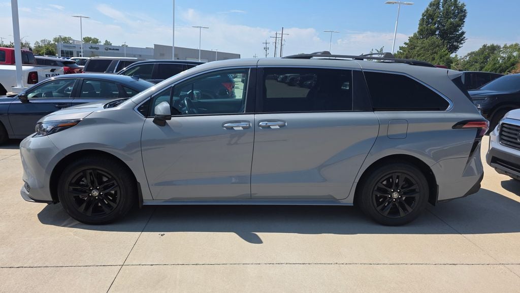 2022 Toyota Sienna Woodland Edition