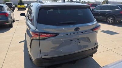 2022 Toyota Sienna Woodland Edition