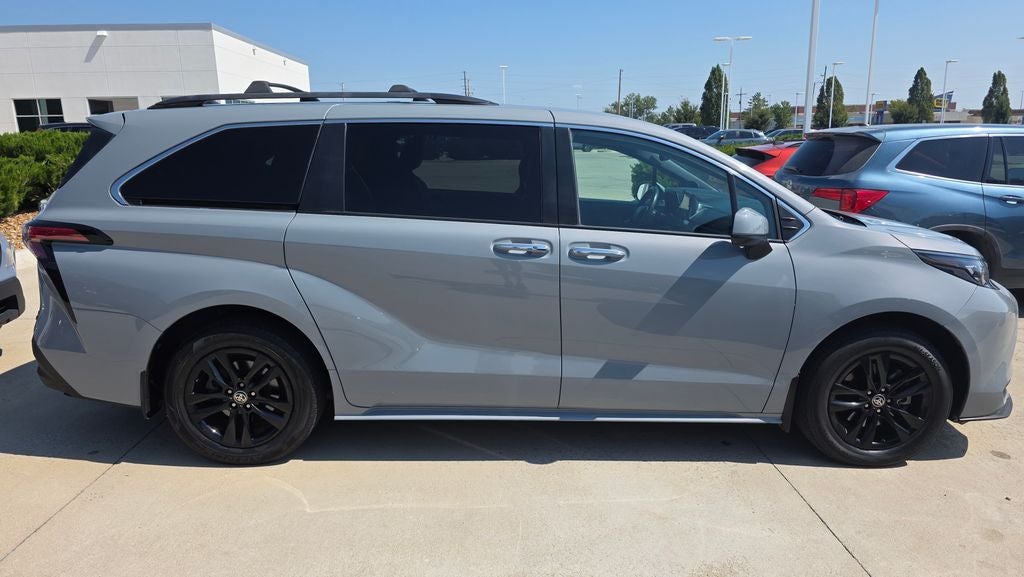 2022 Toyota Sienna Woodland Edition