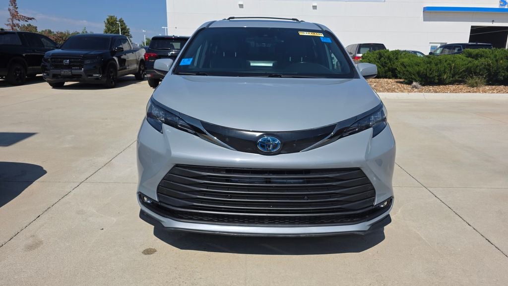 2022 Toyota Sienna Woodland Edition