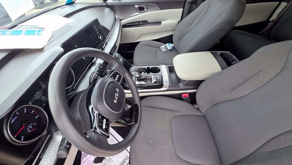 2022 Kia Carnival LX