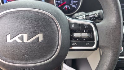 2022 Kia Carnival LX