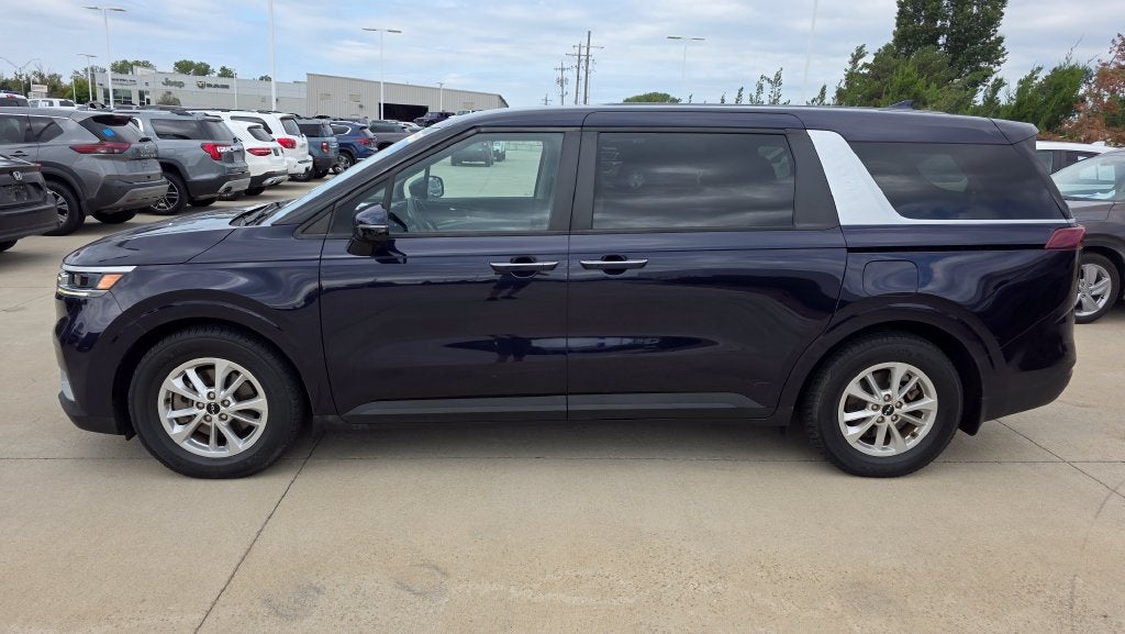 2022 Kia Carnival LX