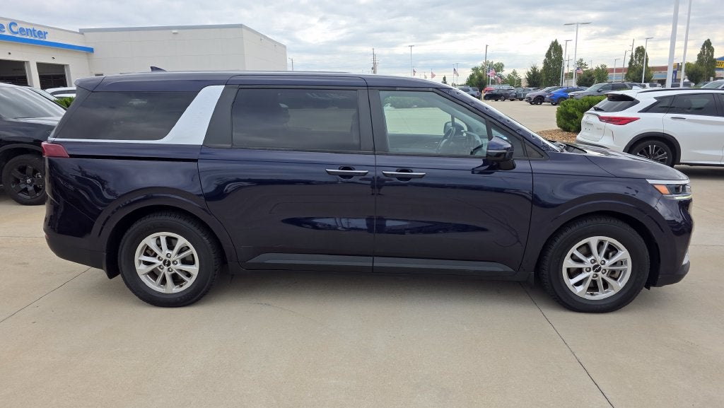 2022 Kia Carnival LX