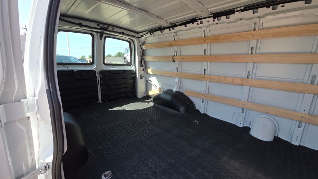 2024 Chevrolet Express 2500 Work Van Cargo