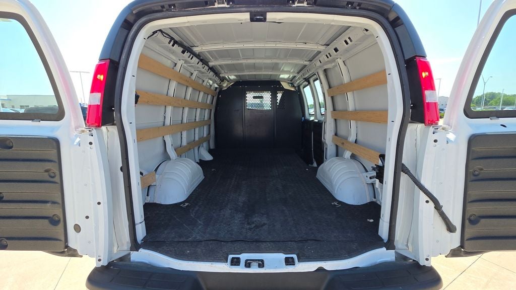 2025 GMC Savana 2500 Work Van